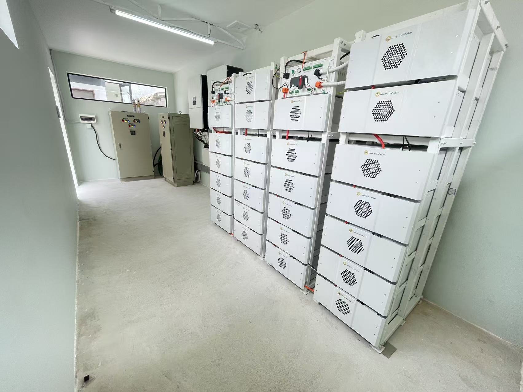 Solar Power Hybrid System Deye - Renewable Energy Bess recension och pris